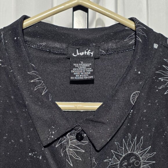 Justify - Picture 5 of 7